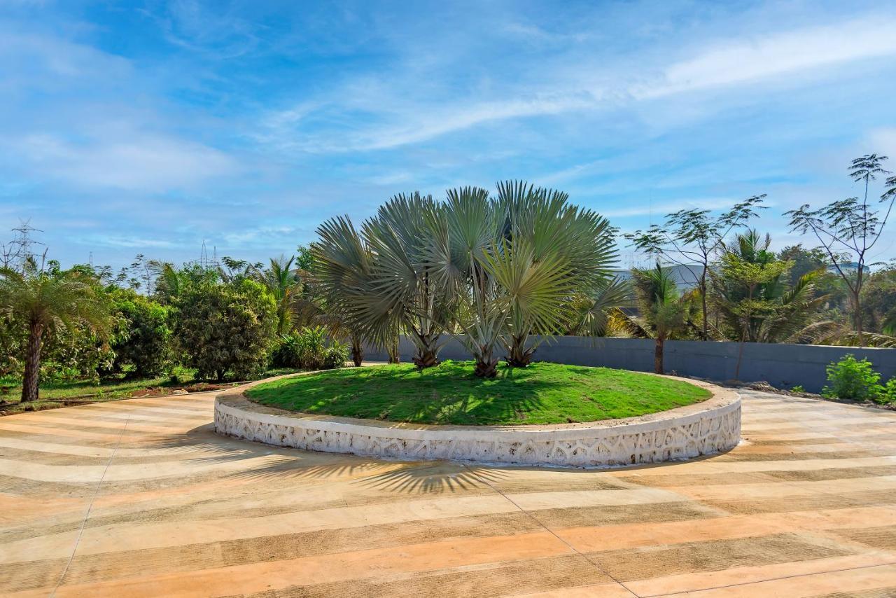Saffronstays Palm Paradise: Poolside Oasis with Slides and Games Padghe Exterior photo